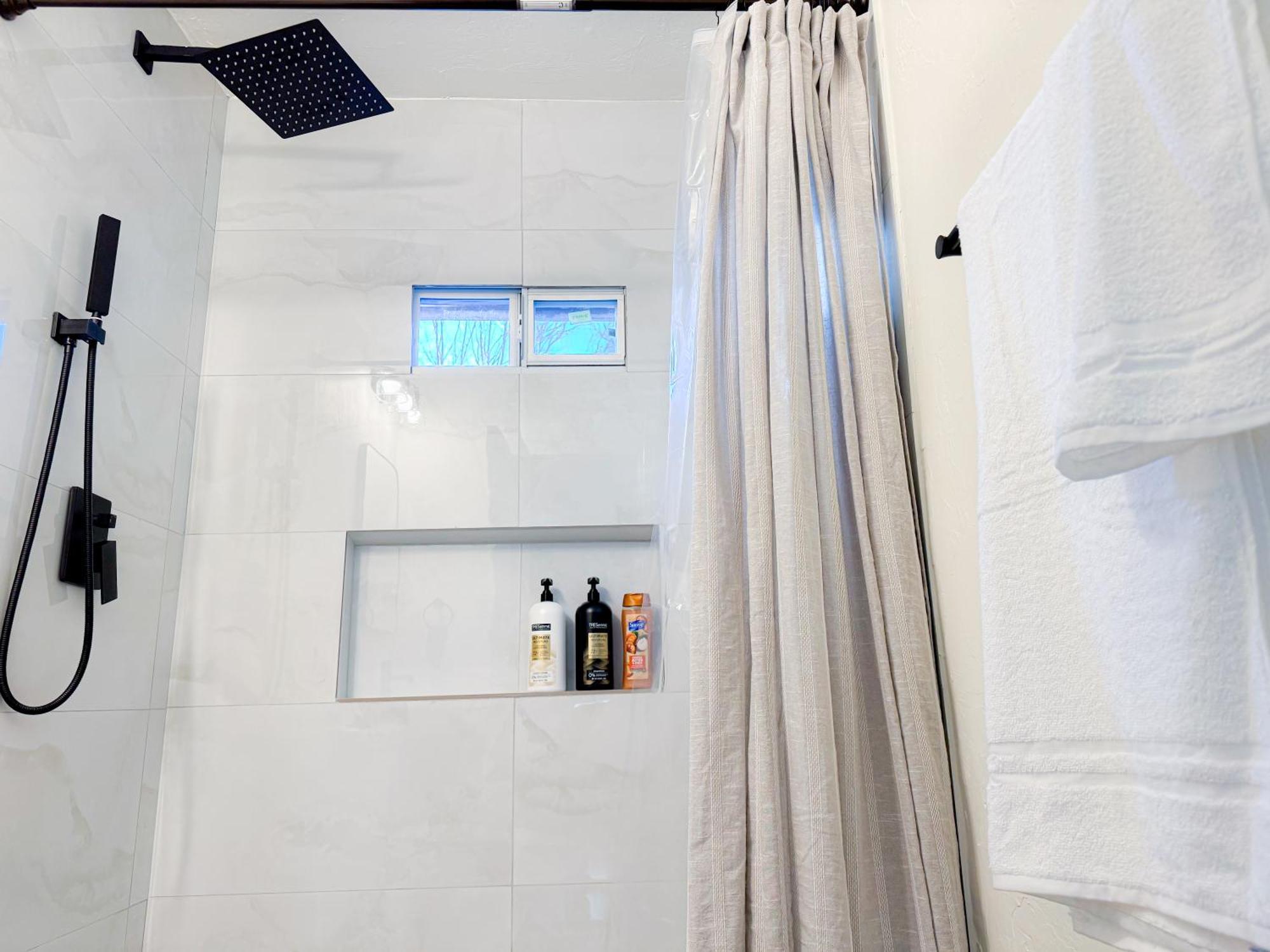 Chic 2Br Retreat Near Paseo #31B Villa Oklahoma City Buitenkant foto